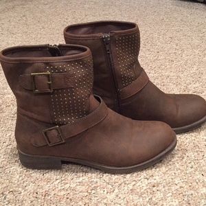 Easy Spirit short boots